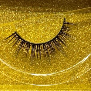 Lashaholic Luxury Lashes